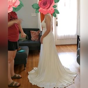 Reformation Lecce in Ivory. Size 4.